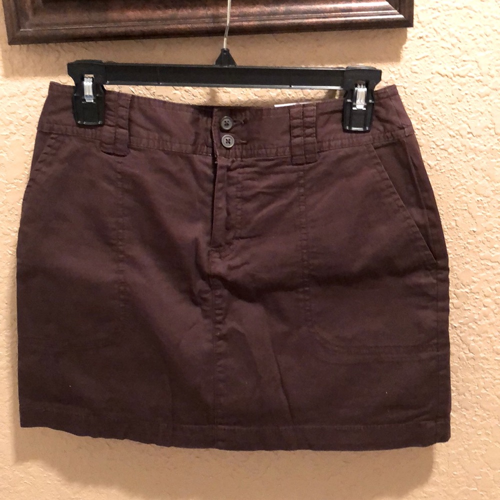 NWT St. Johns Bay skirt with shorts attached. Size 4P/Chocolate Chip Brown